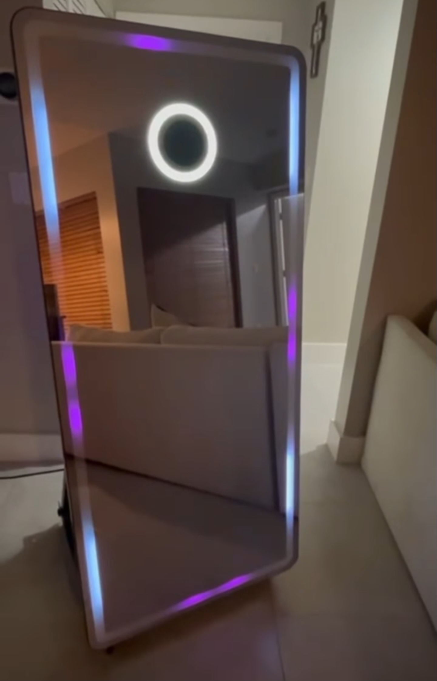 Magic Mirror Photobooth Rental | Luxury Interactive Photo Experience - Image 2