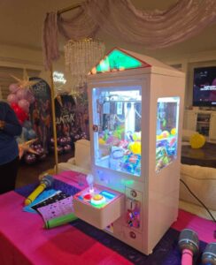 Mini Claw Machine Rental / Table Top Claw Machine Rental South Florida
