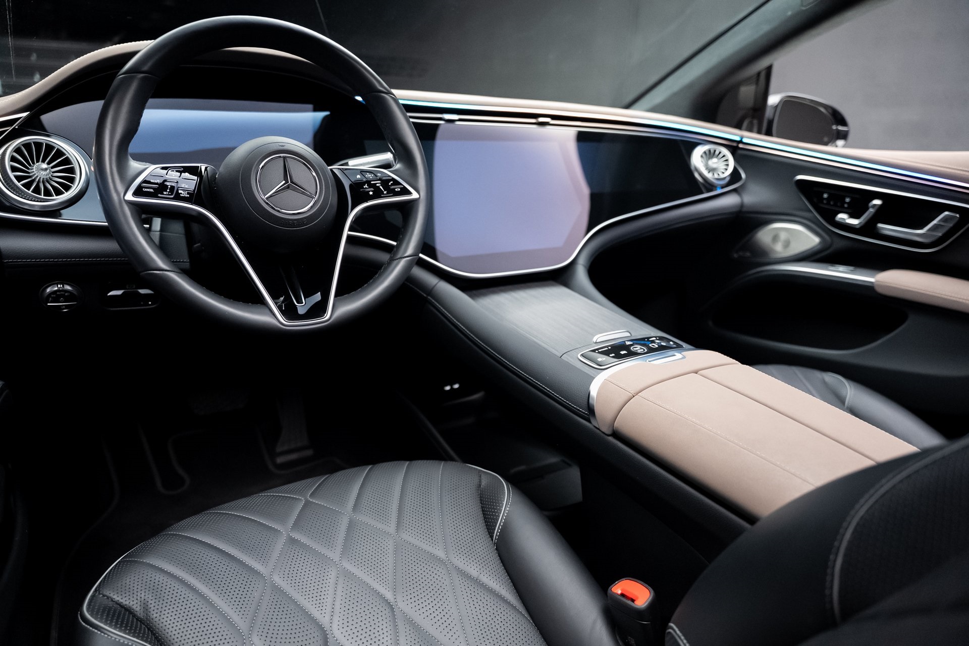 Mercedes-Benz EQS Chauffeur Service | Electric Luxury Black Car in South Florida - Image 3