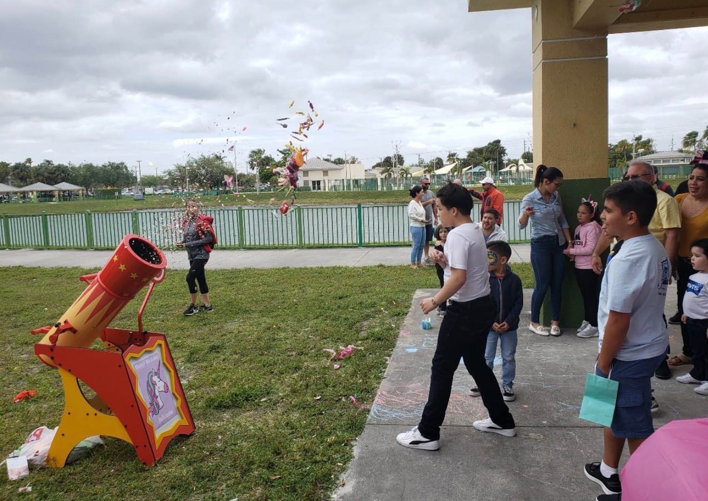 #1 Affordable Party Cannon Rental in Miami | Carnival Ball Launcher Game for Events - Image 3